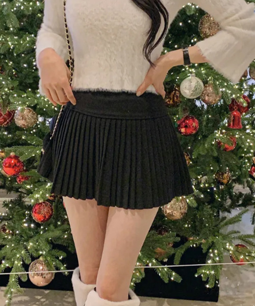 VIVID LADY（ビビッドレディー）の「インナーパンツ付き プリーツミニスカート（スカート・レディース・グレー/チャコールグレー/ブラック・SMALL/MEDIUM）」の12枚目の写真