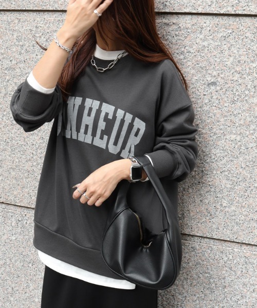 Pierrot(ピエロ)の「オーバーサイズロゴスウェット(スウェット・レディース・ネイビー/オートミール/チャコール・L/M/S/LL)」の13枚目の写真