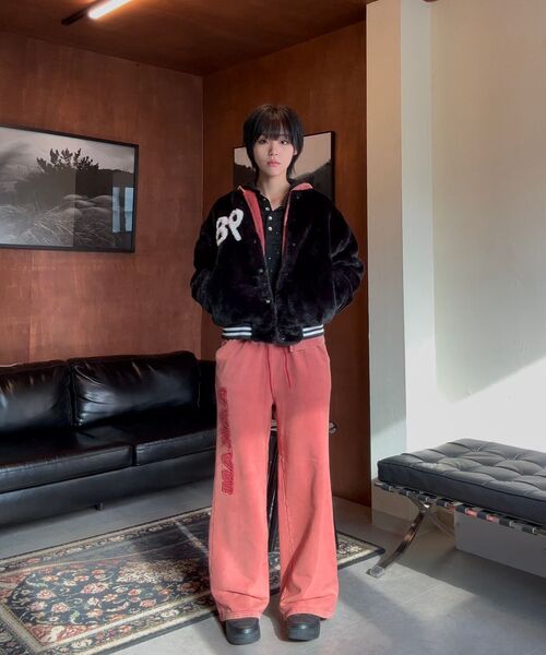 AAKAM（アーカム）の「Washed Logo Sweatpants (Red)（スウェットパンツ・レディース・その他・1/2）」の2枚目の写真