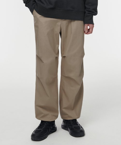 MUSINSA STANDARD（ムシンサスタンダード）の「コットンパラシュートパンツ [ベージュ]（その他パンツ・メンズ・その他・29/30/31/33/26/27/28/40/38/42/36/34/32）」の2枚目の写真