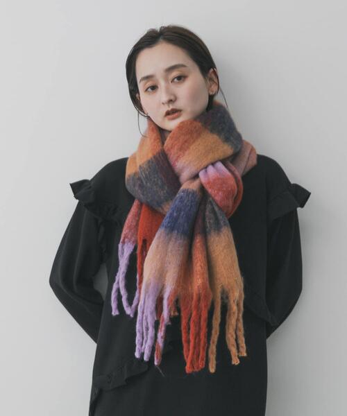 SENSE OF PLACE by URBAN RESEARCH(センスオブプレイスバイアーバンリサーチ)の「ボリュームチェックストール(マフラー・レディース・イエロー/オレンジ/グレー/ブルー・ONE)」の12枚目の写真