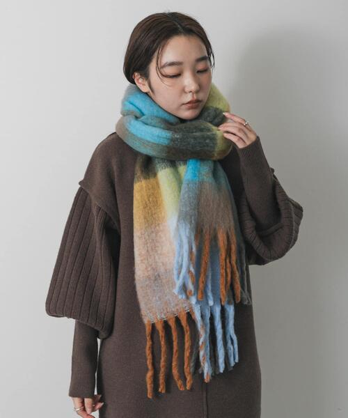 SENSE OF PLACE by URBAN RESEARCH（センスオブプレイスバイアーバンリサーチ）の「ボリュームチェックストール（マフラー・レディース・グレー/オレンジ/イエロー/ブルー・ONE）」の9枚目の写真