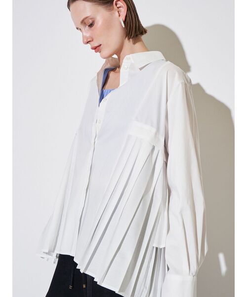 ELENDEEK（エレンディーク）の「プリーツレイヤードシャツ（シャツ/ブラウス・レディース・オフホワイト/ライトブルー/ベージュ・FREE）」の5枚目の写真