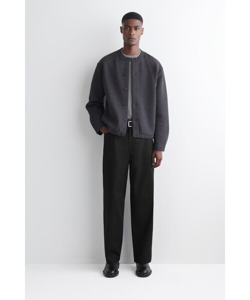COS（コス）の「スキューバジャージクルーネックカーディガン（カーディガン/ボレロ・メンズ・グレー系その他・XS/M/S/L/XL）」の2枚目の写真