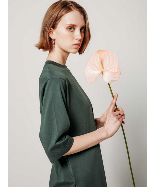AYIHOLIC CASHMERE(アイホリックカシミア)の「6部袖オーバーティーシャツ(Tシャツ/カットソー・レディース・グリーン・MEDIUM/SMALL)」の2枚目の写真