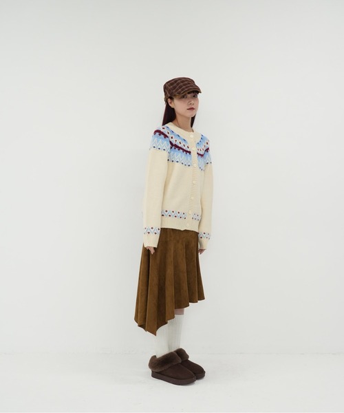 Uenui(ウニュイ)の「【 cunii 】ノルディック 配色 カーディガン ニット 冬 ガーリー 韓国 レディース 体型カバー(カーディガン/ボレロ・レディース・ブラウン/アイボリー・FREE)」の17枚目の写真