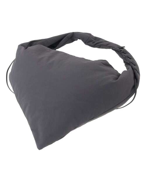 CONVERSE TOKYO（コンバーストウキョウ）の「LACE-UP TRIANGLE PUFF BAG（ハンドバッグ・レディース・チャコールグレー/ベージュ・FREE）」の11枚目の写真