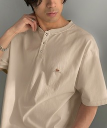 Java（ジャバ）の「《JaVaジャバコラボ》【接触冷感機能付き】315gヘビーウェイト素材 裾ドロスト付き リングドット釦 ヘンリーネックTシャツ（Tシャツ/カットソー）」