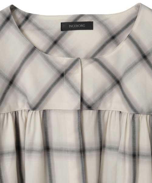 INGEBORG(インゲボルグ)の「【HAPPY ITEM】コットンチェックブラウス(シャツ/ブラウス・レディース・オフホワイト/ネイビー・FREE)」の4枚目の写真