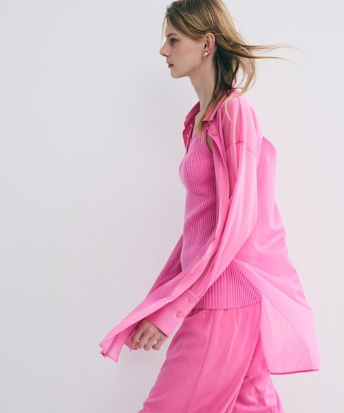 uncrave(アンクレイヴ)の「トリコットシフォン ロングシャツ(シャツ/ブラウス・レディース・ピンク系/ブラック系/ネイビー系/ホワイト系・F)」の1枚目の写真