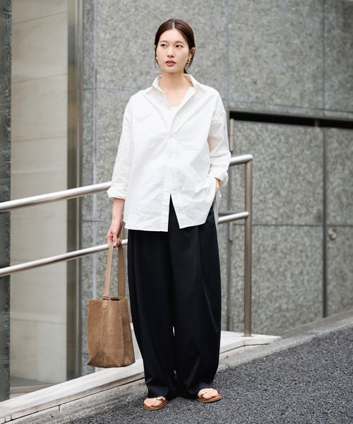 FRAMeWORK(フレームワーク)の「≪追加≫コットンレギュラーカラーシャツ(シャツ/ブラウス・レディース・スカイブルー/ブラウン/ホワイト/ライトイエロー・FREE)」の5枚目の写真