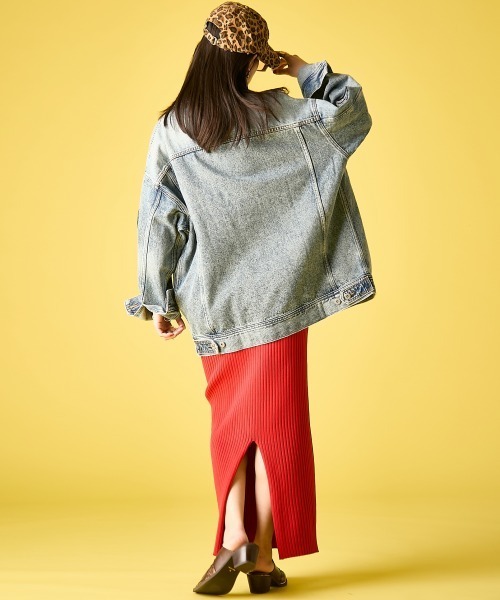 GEVS.（ジェイヴィス）の「綿100％ワッペン付ワイドシルエットデニムジャケット＜大きいサイズ有＞GEVS.（デニムジャケット・レディース・ブルー系・M-LL/3L～4L/5L～6L）」の3枚目の写真