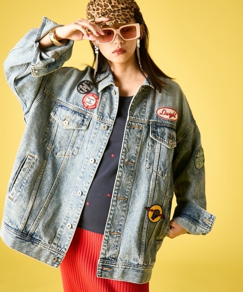 GEVS.（ジェイヴィス）の「綿100％ワッペン付ワイドシルエットデニムジャケット＜大きいサイズ有＞GEVS.（デニムジャケット・レディース・ブルー系・M-LL/3L～4L/5L～6L）」の4枚目の写真