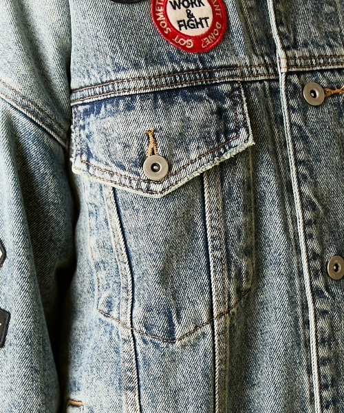 GEVS.（ジェイヴィス）の「綿100％ワッペン付ワイドシルエットデニムジャケット＜大きいサイズ有＞GEVS.（デニムジャケット・レディース・ブルー系・M-LL/3L～4L/5L～6L）」の10枚目の写真