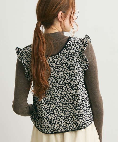 Crisp（クリスプ）の「フラワーフリルスリーブレスブラウス（シャツ/ブラウス・レディース・ベージュ/ブラック・FREE）」の9枚目の写真