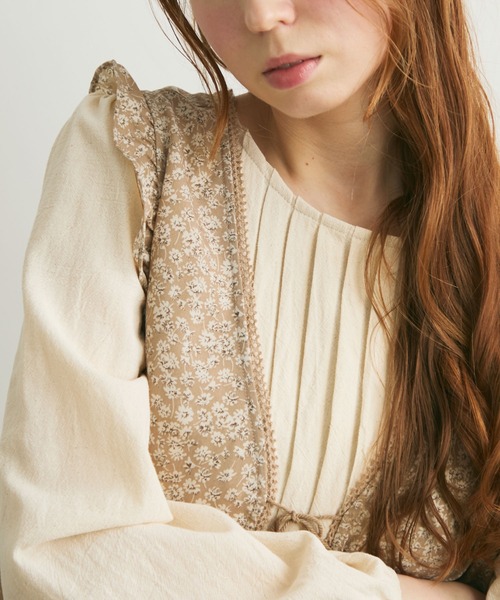 Crisp（クリスプ）の「フラワーフリルスリーブレスブラウス（シャツ/ブラウス・レディース・ベージュ/ブラック・FREE）」の16枚目の写真