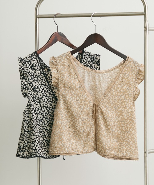 Crisp（クリスプ）の「フラワーフリルスリーブレスブラウス（シャツ/ブラウス・レディース・ベージュ/ブラック・FREE）」の20枚目の写真