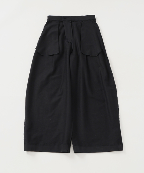 VERMEIL par iena（ヴェルメイユパーイエナ）の「《手洗い可》Curved Tuck パンツ（その他パンツ・レディース・アイボリー/ブラック・38/36）」の18枚目の写真