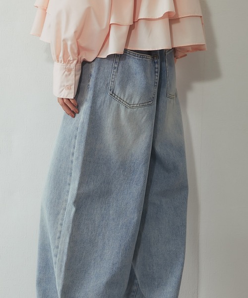 ANOTHER S(アナザーエス)の「コクーンシルエットワイドデニムパンツ(デニムパンツ・レディース・ブルー/ブラック・S/M/L)」の9枚目の写真