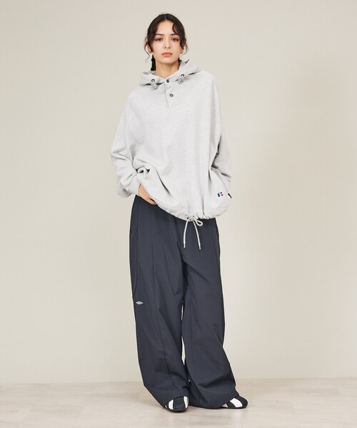 Russell Athletic(ラッセルアスレティック)の「【BerBerJin × RUSSELL ATHLETIC / ベルベルジン × ラッセル アスレティック】Double Snap Button Hoodie / ダブルスナップボタン フーディ(パーカー・メンズ・ライトグレー/ネイビー・M/L)」の20枚目の写真