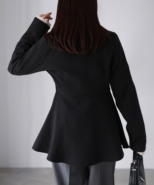 Riberry(リベリー)の「ノーカラーウエストシェイプペプラムジャケット(ノーカラージャケット・レディース・ベージュ/チャコールグレー/ブラック・FREE)」の17枚目の写真