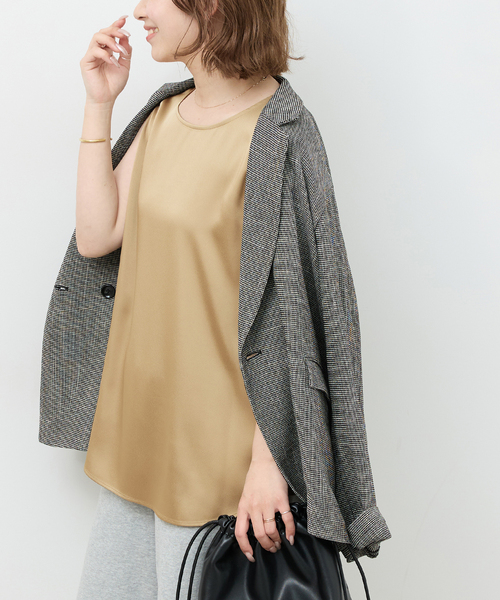 JOURNAL STANDARD relume(ジャーナルスタンダード レリューム)の「サテンノースリーブブラウス(シャツ/ブラウス・レディース・ネイビー/ベージュ・FREE)」の2枚目の写真