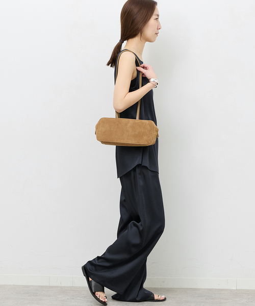 JOURNAL STANDARD relume(ジャーナルスタンダード レリューム)の「サテンノースリーブブラウス(シャツ/ブラウス・レディース・ネイビー/ベージュ・FREE)」の13枚目の写真