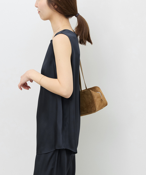 JOURNAL STANDARD relume(ジャーナルスタンダード レリューム)の「サテンノースリーブブラウス(シャツ/ブラウス・レディース・ネイビー/ベージュ・FREE)」の17枚目の写真