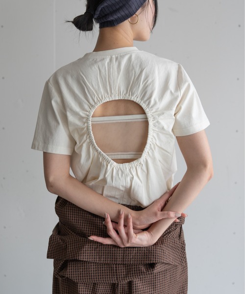 hwyl(ヒュイル)の「バックオープンTシャツ(Tシャツ/カットソー・レディース・チャコールグレー/ライトピンク/アイボリー・FREE)」の2枚目の写真