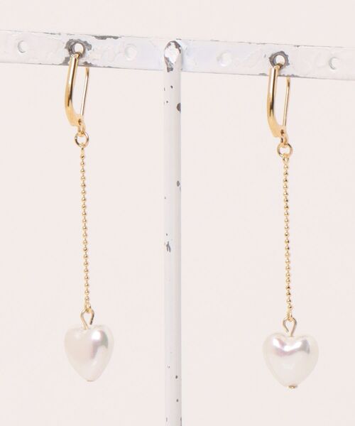 tone（トーン）の「【Le soleil】cuteに揺れる　ハートピアス(MA)（ピアス（両耳用）・レディース・ゴールド・FREE）」の4枚目の写真