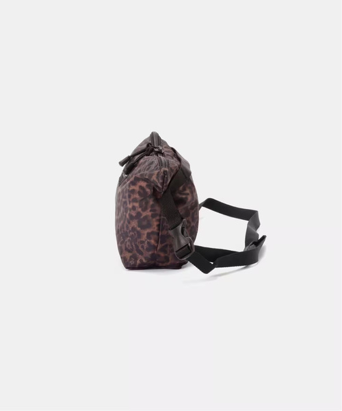 BAGSINPROGRESS(バッグズインプログレス)の「《WEB限定追加》【BAGS IN PROGRESS】FANNY PACK CROSSBODY LEOPARD(ショルダーバッグ・レディース・ブラウン・FREE)」の4枚目の写真