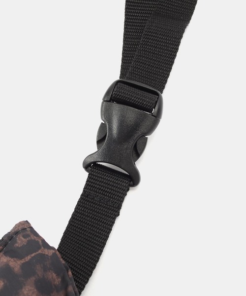 BAGSINPROGRESS(バッグズインプログレス)の「《WEB限定追加》【BAGS IN PROGRESS】FANNY PACK CROSSBODY LEOPARD(ショルダーバッグ・レディース・ブラウン・FREE)」の11枚目の写真