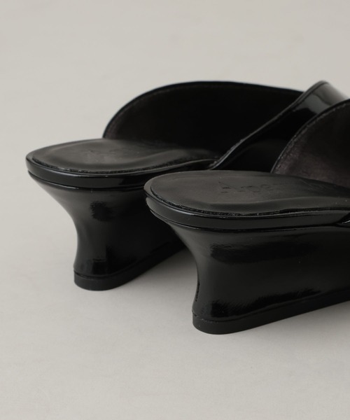 A part by（アパートバイ）の「ポインテッドスリットミュール（その他シューズ・レディース・ブラック/アイボリー・LARGE/MEDIUM）」の7枚目の写真