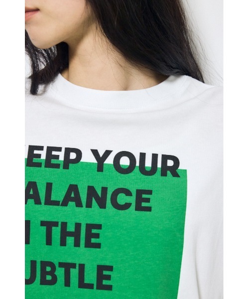 AZUL by moussy（アズールバイマウジー）の「フロントメッセージロゴロンT（Tシャツ/カットソー・レディース・ライトブラック/オフホワイト・SMALL/MEDIUM）」の9枚目の写真