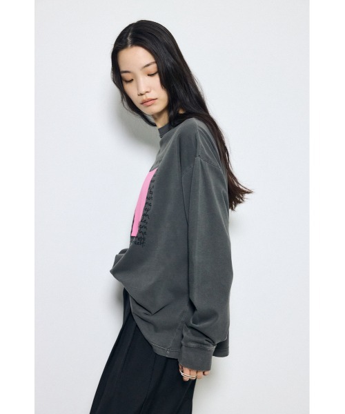 AZUL by moussy（アズールバイマウジー）の「フロントメッセージロゴロンT（Tシャツ/カットソー・レディース・ライトブラック/オフホワイト・SMALL/MEDIUM）」の15枚目の写真