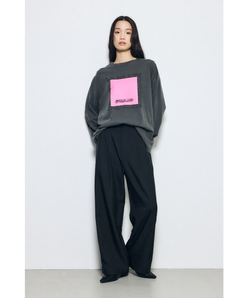 AZUL by moussy（アズールバイマウジー）の「フロントメッセージロゴロンT（Tシャツ/カットソー・レディース・ライトブラック/オフホワイト・SMALL/MEDIUM）」の16枚目の写真