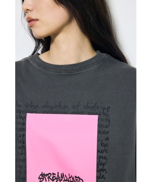 AZUL by moussy（アズールバイマウジー）の「フロントメッセージロゴロンT（Tシャツ/カットソー・レディース・ライトブラック/オフホワイト・SMALL/MEDIUM）」の18枚目の写真