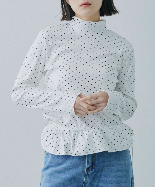 Mirette(ミレット)の「ドットペプラム ハイネックトップス / Polka Dot Peplum High-Neck Top(Tシャツ/カットソー・レディース・ホワイト・LARGE/MEDIUM)」の1枚目の写真