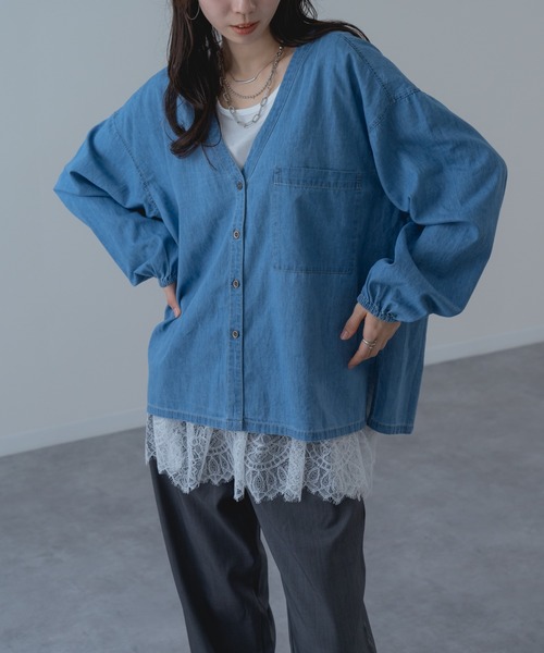 refinedworks（リファインドワークス）の「【refinedworks】抜け感あふれる デニム Vネック プルオーバー（シャツ/ブラウス・レディース・ネイビー/ブルー・FREE）」の17枚目の写真