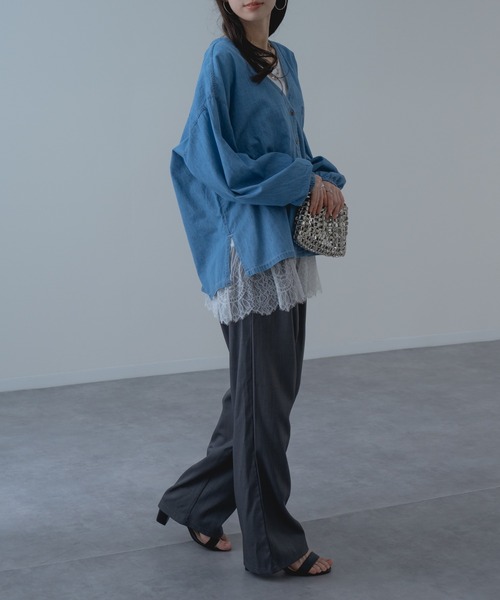 refinedworks（リファインドワークス）の「【refinedworks】抜け感あふれる デニム Vネック プルオーバー（シャツ/ブラウス・レディース・ネイビー/ブルー・FREE）」の15枚目の写真