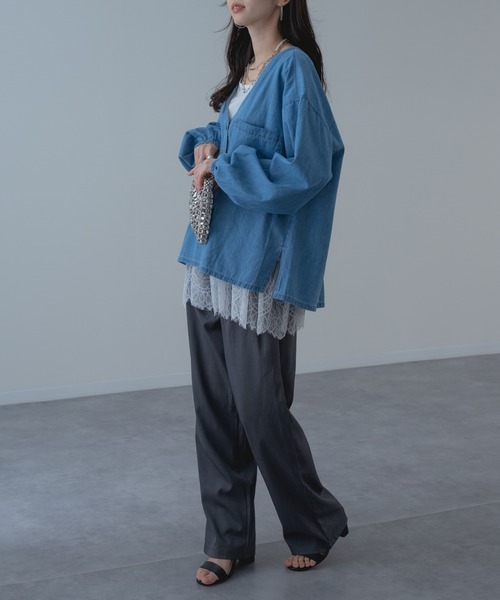 refinedworks（リファインドワークス）の「【refinedworks】抜け感あふれる デニム Vネック プルオーバー（シャツ/ブラウス・レディース・ネイビー/ブルー・FREE）」の12枚目の写真