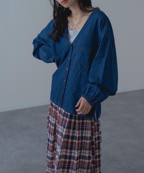 refinedworks（リファインドワークス）の「【refinedworks】抜け感あふれる デニム Vネック プルオーバー（シャツ/ブラウス・レディース・ネイビー/ブルー・FREE）」の20枚目の写真