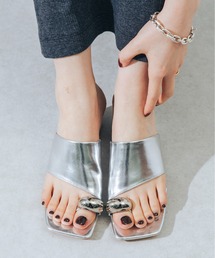 EVOL（イーボル）の「【S-LLサイズ展開・柔らかい】メタルリングスクエアトングサンダル JA5951（サンダル）」