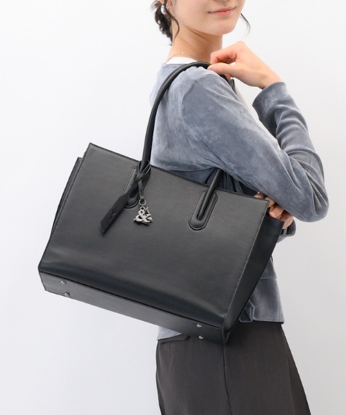 W&.Day/Night(ダブルアンド デイナイト)の「スムーク トートバッグ A4収納 11L 19192(トートバッグ・レディース・ダークグレー/ブラック・FREE)」の1枚目の写真