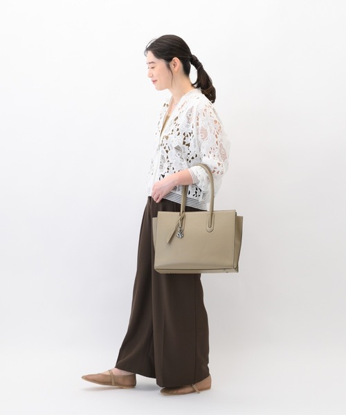 W&.Day/Night(ダブルアンド デイナイト)の「スムーク トートバッグ A4収納 11L 19192(トートバッグ・レディース・ダークグレー/ブラック・FREE)」の17枚目の写真