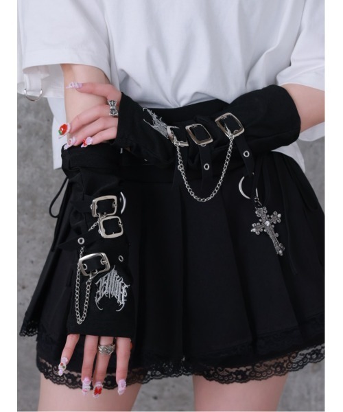チェーン付きハートロゴ刺繍入りベルト付きアームウォーマー（アーム