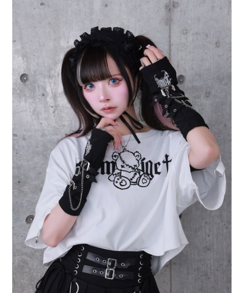 Amilige（アミリージュ）の「チェーン付きハートロゴ刺繍入りベルト付きアームウォーマー（アームカバー・レディース・ブラック・FREE）」の4枚目の写真
