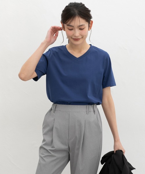 Honeys(ハニーズ)の「【ハニさら・接触冷感・UVカット・遮熱】きれいめVネックTシャツ(Tシャツ/カットソー・レディース・ブラック/オフホワイト/ブルー/スミクロ/モカ・L/LL/M/S)」の16枚目の写真