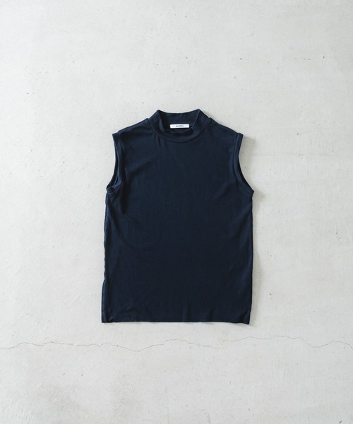 quadro(クオドロ)の「スーピマ接結ニットノースリーブハイネック(Tシャツ/カットソー・レディース・サンドベージュ/ダークネイビー/ブルーグレー・FREE)」の3枚目の写真