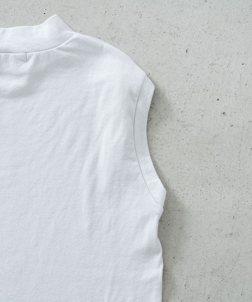 quadro(クオドロ)の「スーピマ接結ニットノースリーブハイネック(Tシャツ/カットソー・レディース・サンドベージュ/ダークネイビー/ブルーグレー・FREE)」の13枚目の写真